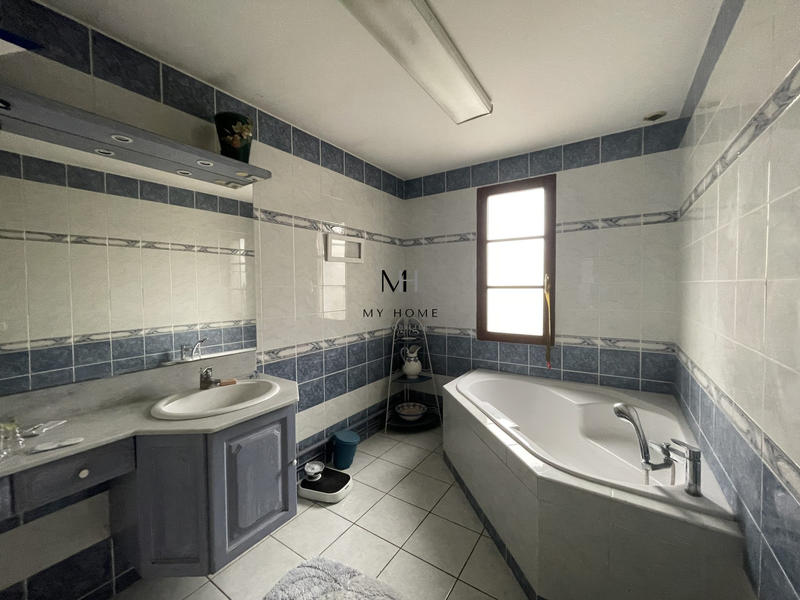 Maison - 161 m² - 5 pièces