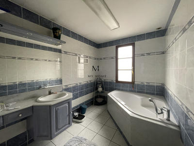 Maison - 161 m² - 5 pièces