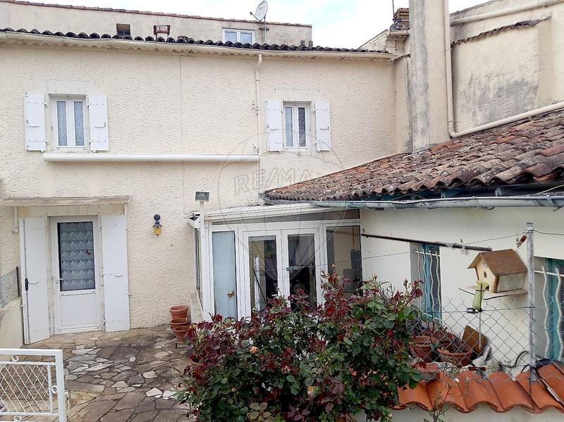 Maison - 280 m² - 8 pièces