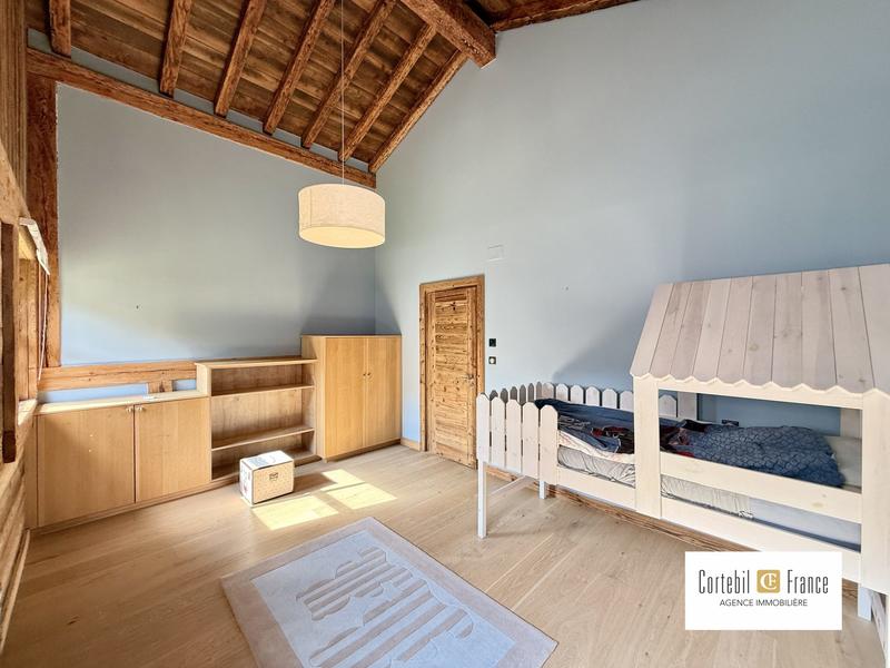 Châlet - 319 m² - 12 pièces