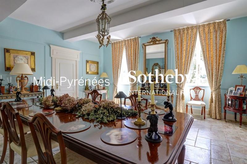 Maison de maîtres - 728 m² - 18 pièces