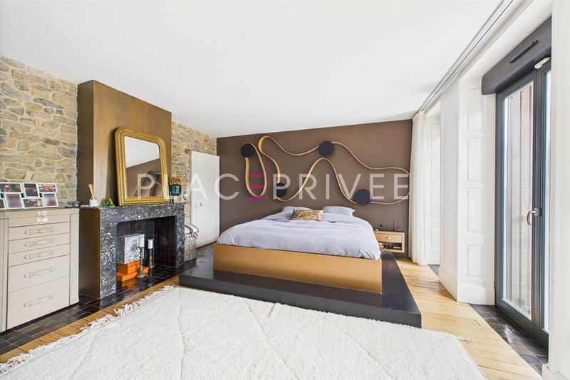 Maison - 540 m² - 13 pièces