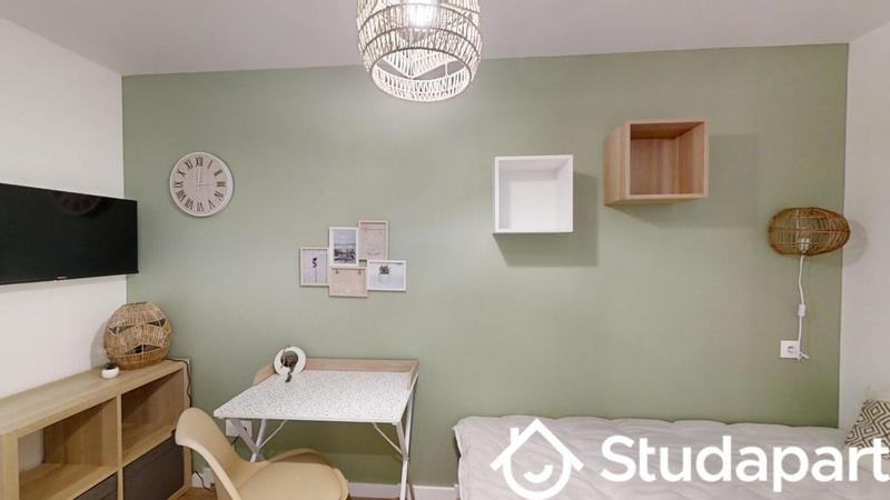 Chambre - 10 m² - 1 pièce