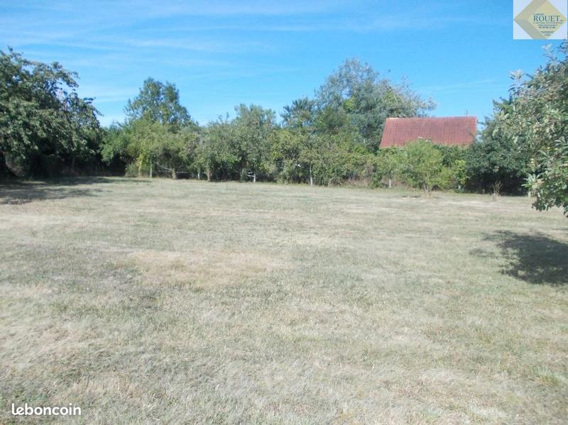 Terrain constructible - 1 697 m²