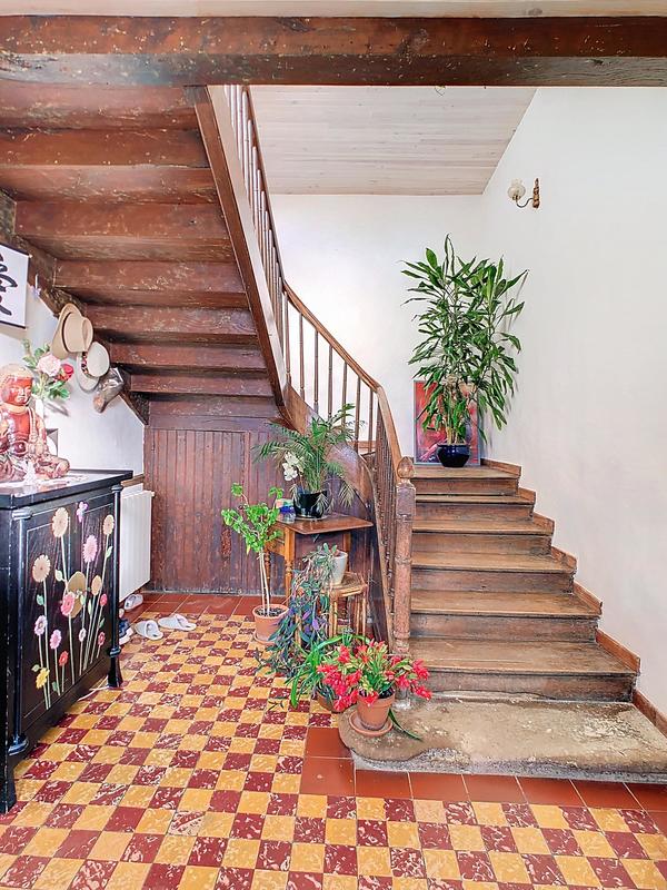 Villa - 241 m² - 6 pièces