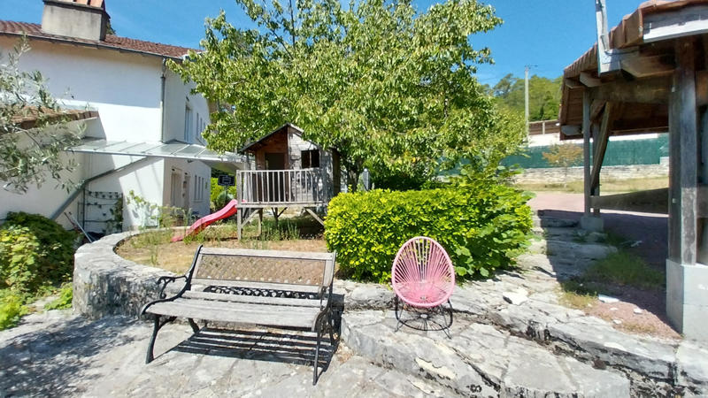 Maison - 198 m² - 8 pièces