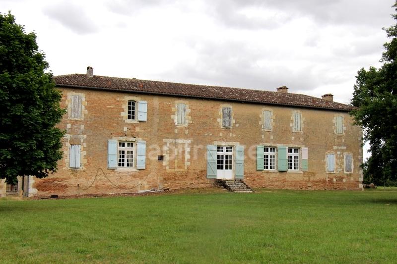 Château - 815 m² - 15 pièces