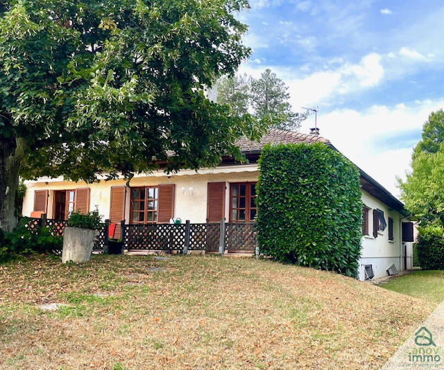 Propriété - 301 m² - 9 pièces