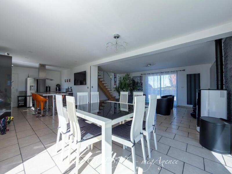 Maison - 208 m² - 7 pièces