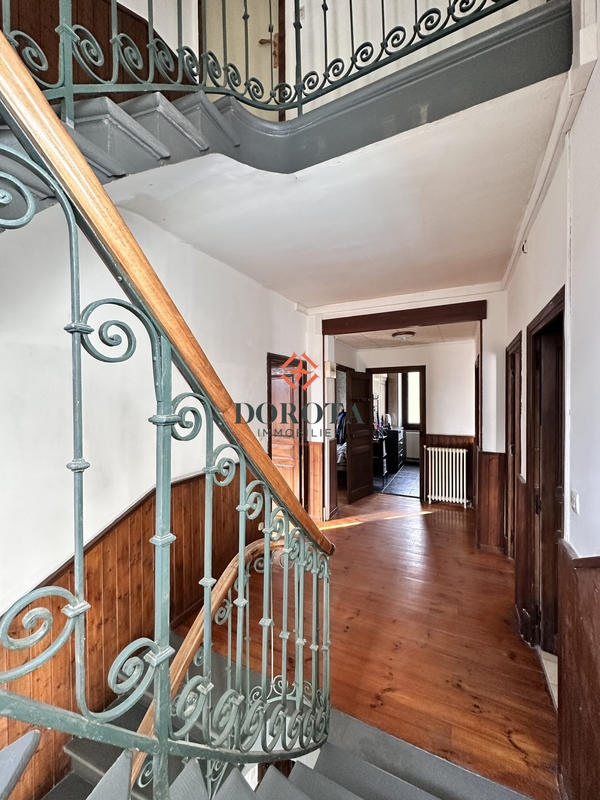 Maison - 300 m² - 6 pièces