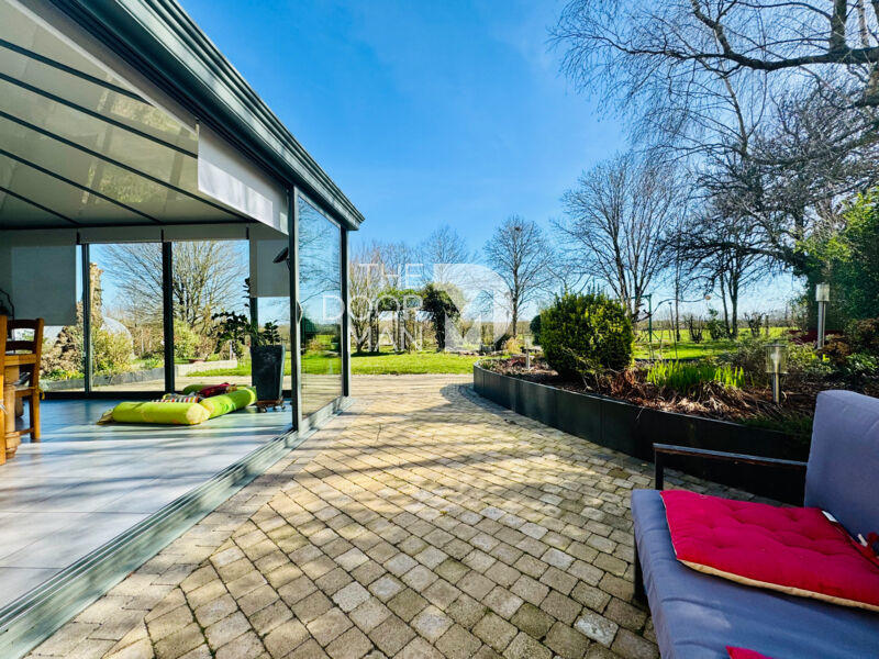 Propriété - 580 m² - 17 pièces