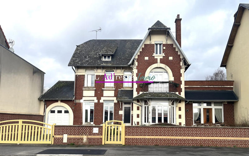 Maison - 241 m² - 10 pièces