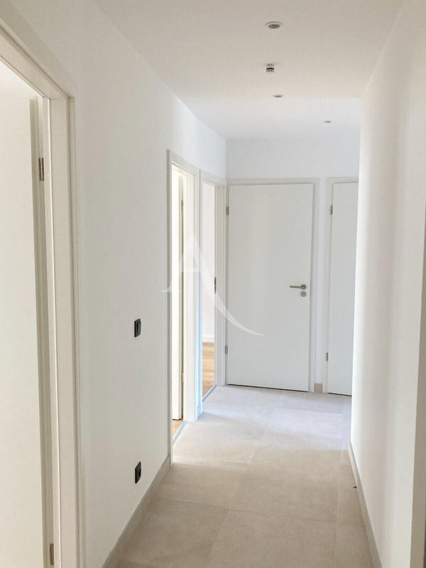 Appartement - 96 m² - 5 pièces