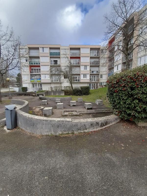 Appartement - 75 m² - 4 pièces