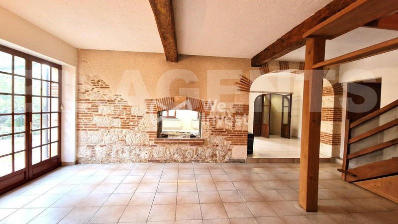 Maison - 230 m² - 7 pièces