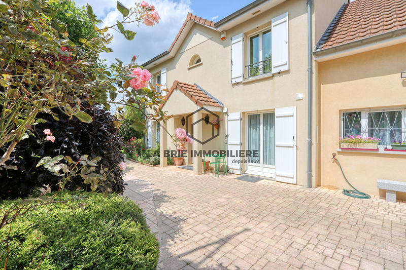 Maison - 192 m² - 8 pièces