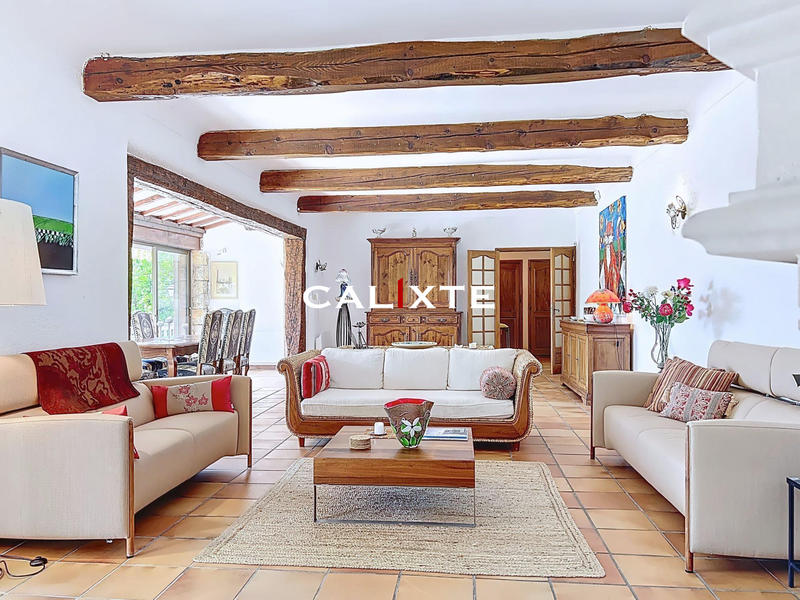 Villa - 270 m² - 8 pièces