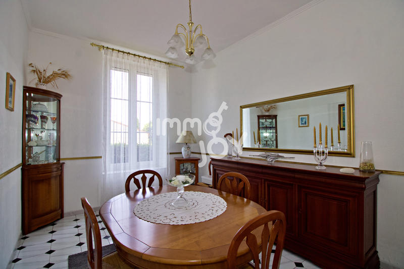 Maison - 201 m² - 6 pièces