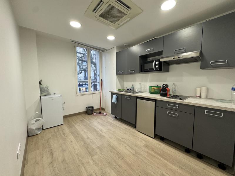 Appartement - 220 m² - 10 pièces