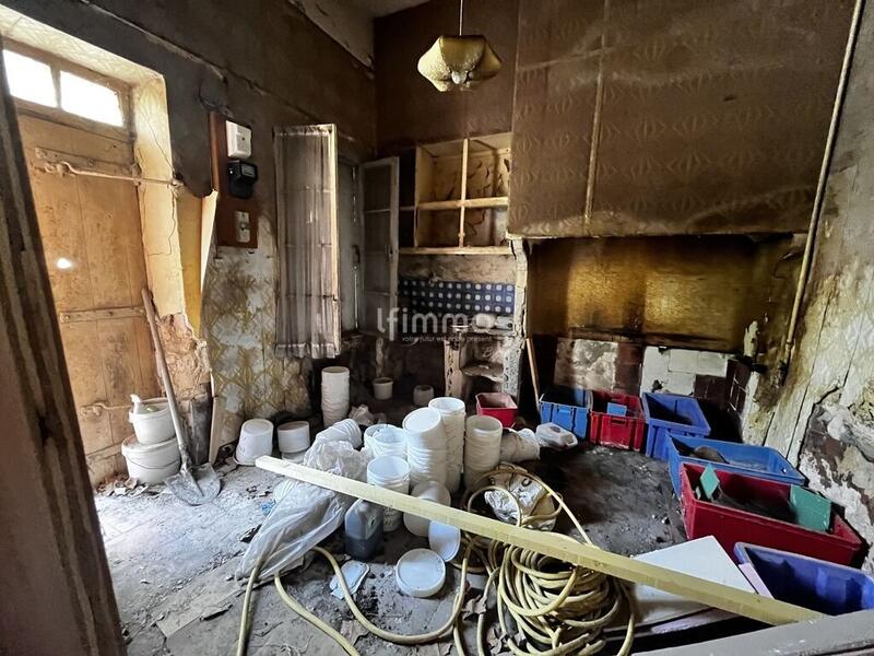 Maison - 200 m² - 3 pièces