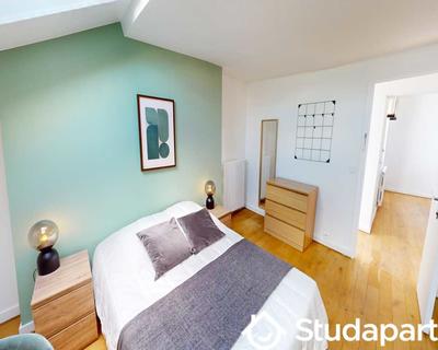 Chambre - 160 m² - 1 pièce