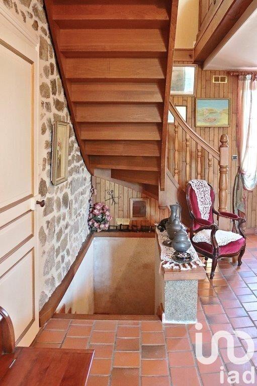 Maison - 220 m² - 9 pièces