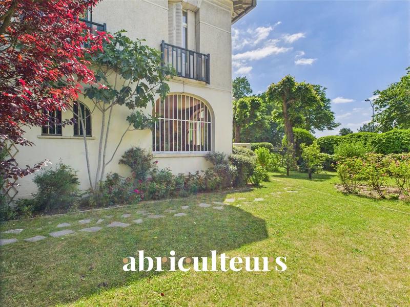 Appartement - 165 m² - 6 pièces