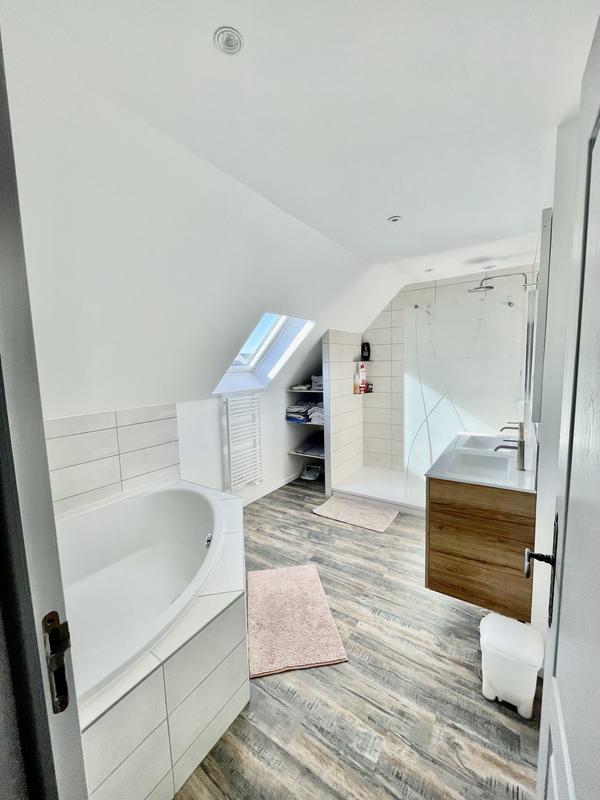 Maison traditionnelle - 156 m² - 7 pièces