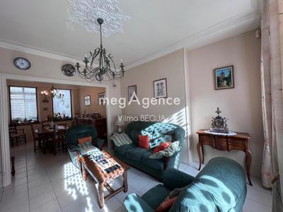 Maison - 132 m² - 8 pièces