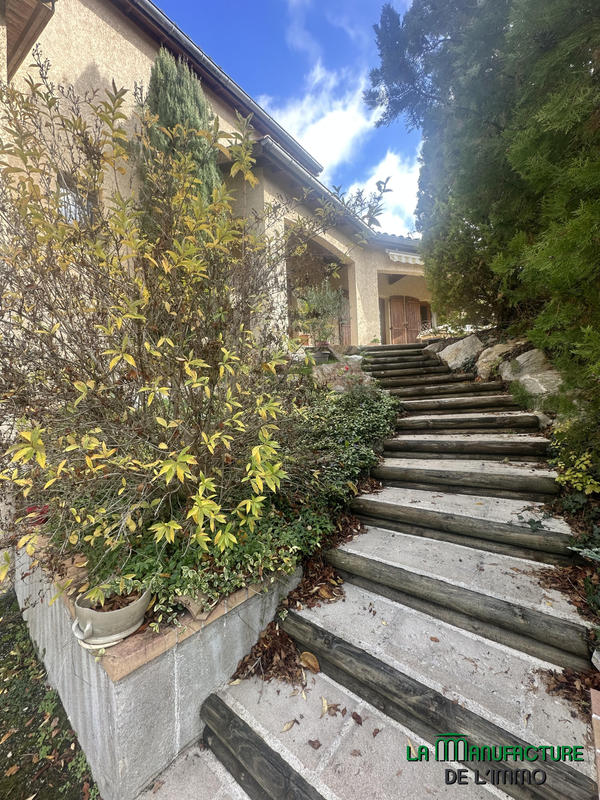 Maison - 135 m² - 6 pièces