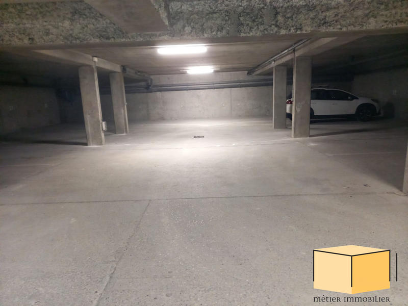 Parking / Garage - 15 m²