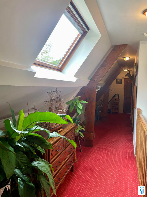 Maison - 220 m² - 5 pièces