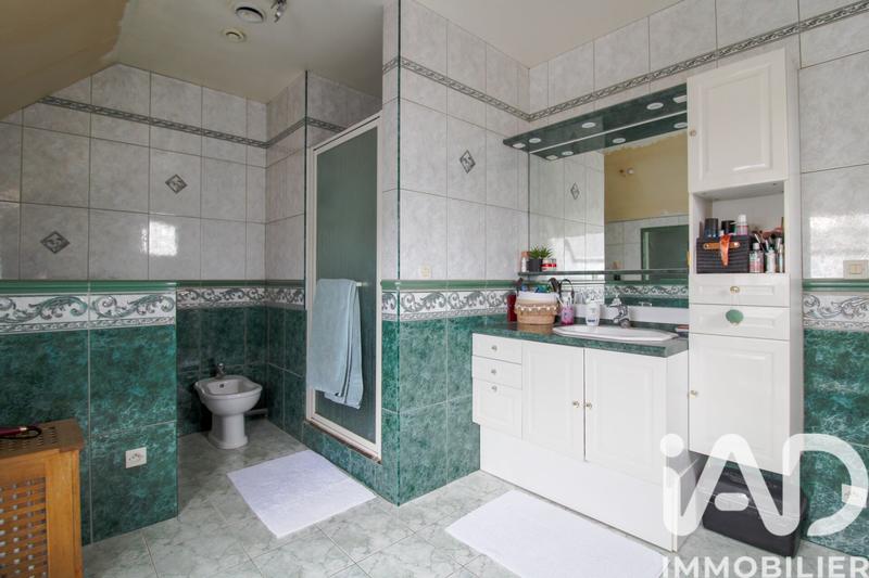 Maison - 247 m² - 6 pièces