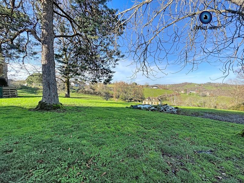 Maison - 210 m² - 10 pièces