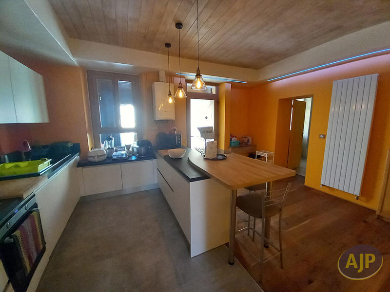 Maison - 99 m² - 4 pièces