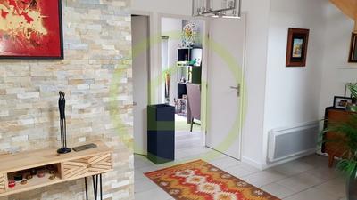 Maison - 215 m² - 9 pièces