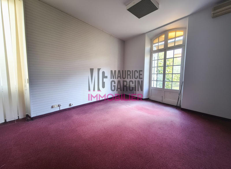 Appartement - 210 m² - 8 pièces