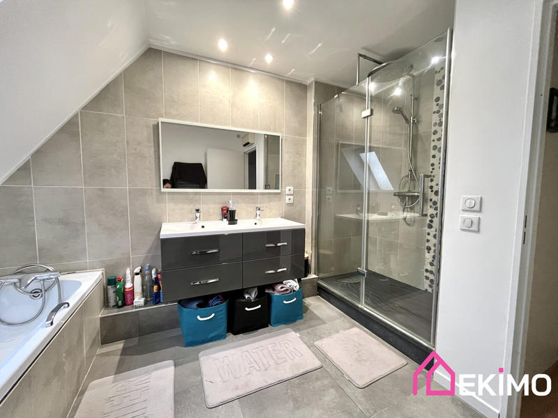 Maison traditionnelle - 115 m² - 7 pièces