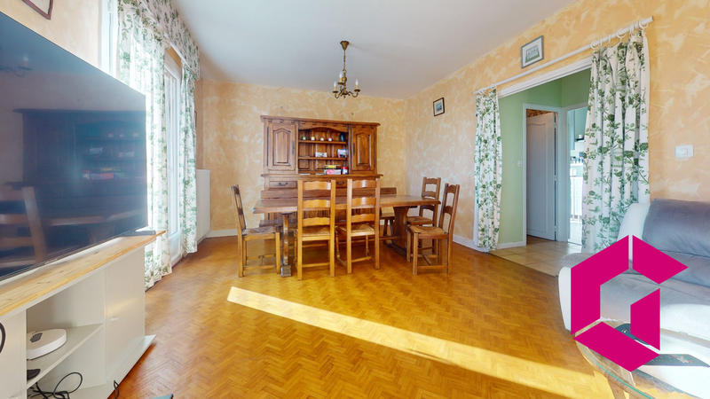 Maison - 143 m² - 7 pièces