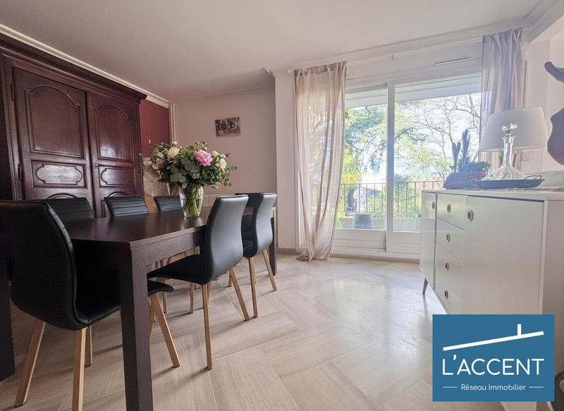 Appartement - 110 m² - 4 pièces