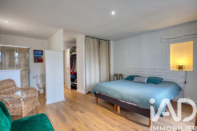 Maison - 216 m² - 8 pièces