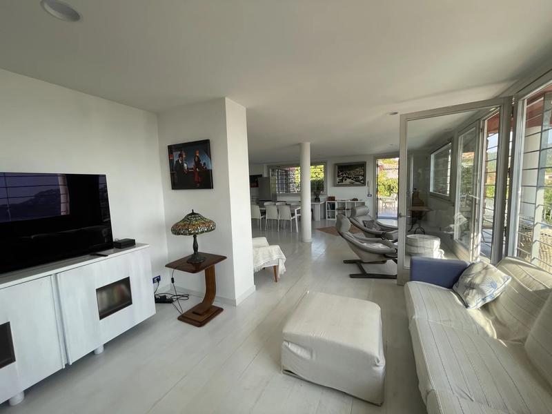 Maison - 219 m² - 6 pièces