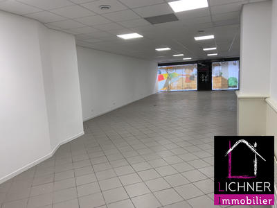 Local commercial - 153 m² - 4 pièces