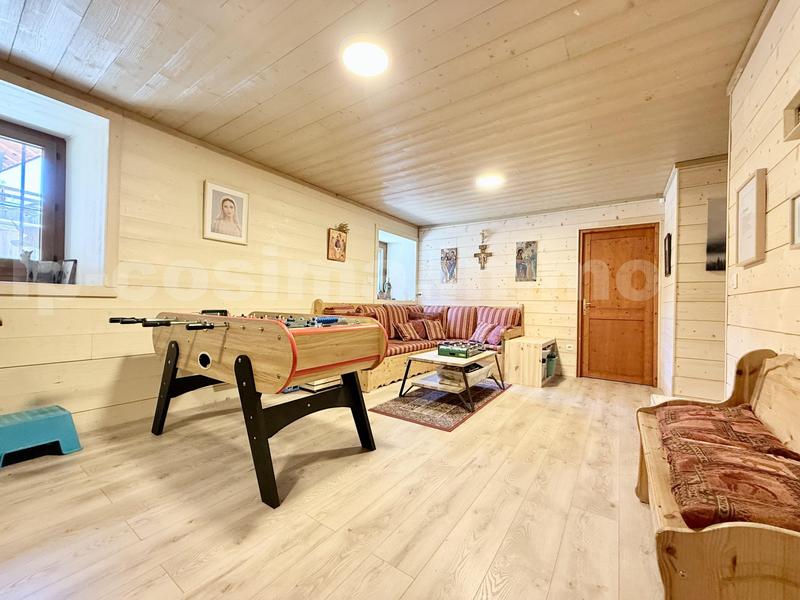 Châlet - 211 m² - 6 pièces