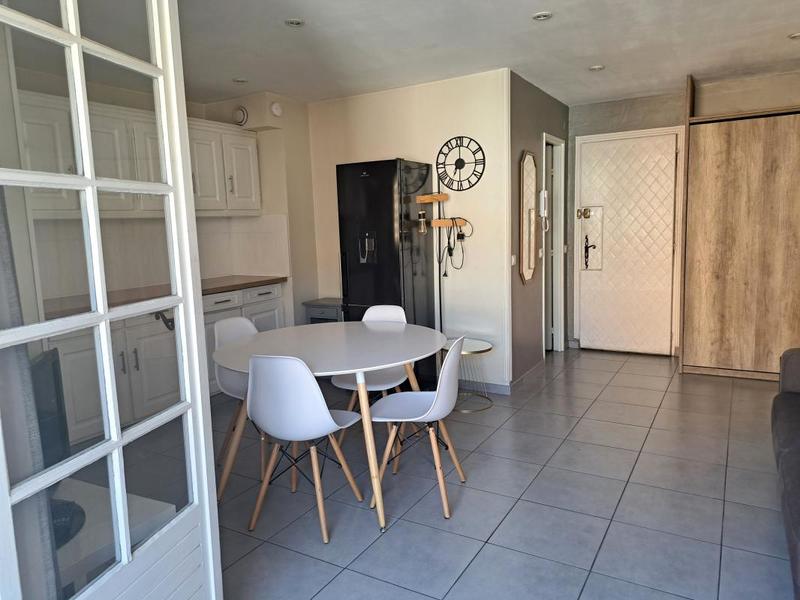 Studio - 28 m² - 1 pièce