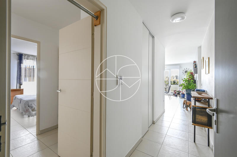 Appartement - 93 m² - 5 pièces