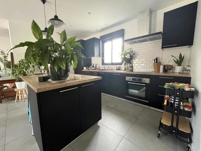 Maison - 110 m² - 4 pièces