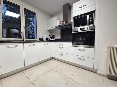 Maison traditionnelle - 136 m² - 6 pièces