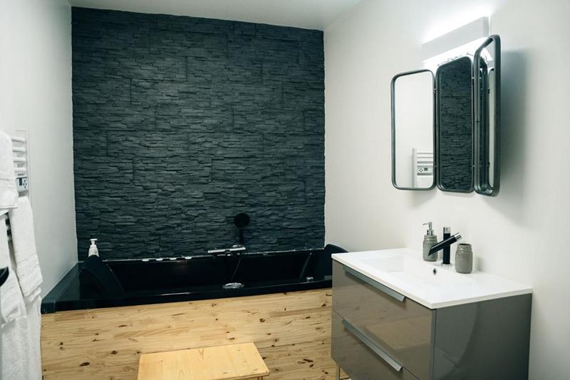 Maison - 365 m² - 11 pièces