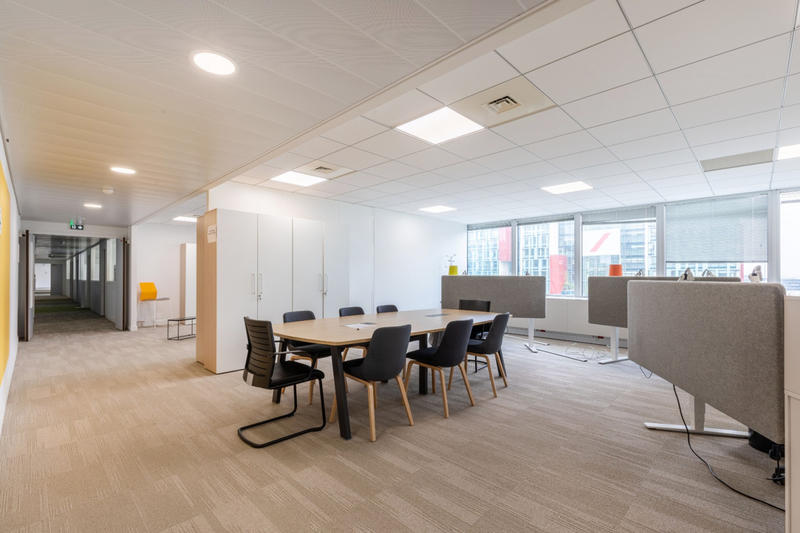 Bureau - 1 889 m² - 32 pièces